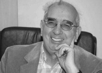 Prof. Dr. Feroz Ahmad kimdir?