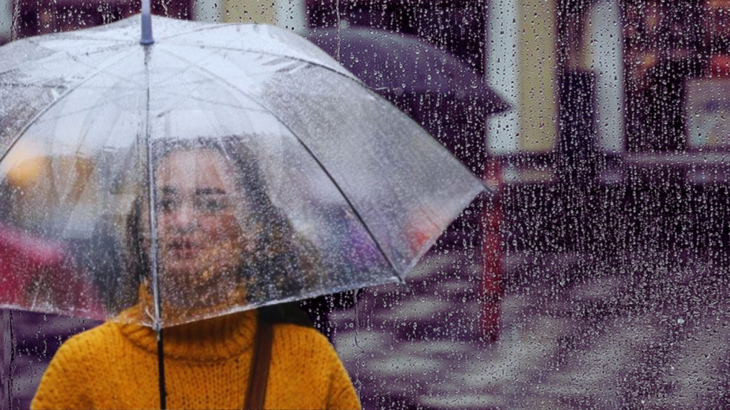 Şemsiyesini Unutan Yandı: Meteoroloji Uyardı, Kuvvetli Yağış Geliyor