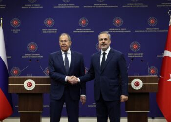 Sergey Lavrov Ankara’da; Türkiye barış müzakerelerine ‘ev sahipliği’ yapmaya hazır