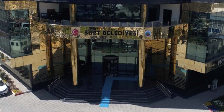 Siirt Belediyesi'nde "usulsüzlük" gerekçesiyle 35 kişinin işine son verildi