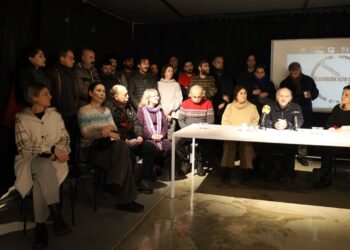 Sanatçılardan gözaltılara tepki: Suçlamalarınız hakikatin güneşinde kar gibi eriyecek