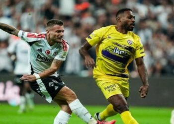Süper Lig'de İkinci Randevu! Beşiktaş, Eyüpspor'a Konuk Oluyor: İlk 11'ler Belli Oldu
