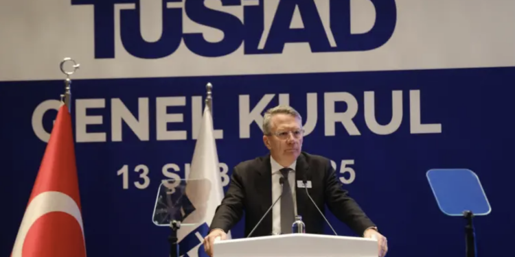 TÜSİAD Başkanı ve YİK Başkanı gözaltına alındı
