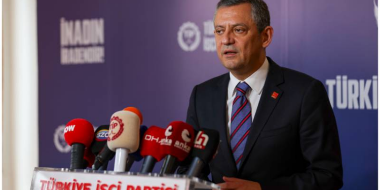 TÜSİAD’ın muhatap olduğu muamele bütün Türkiye’ye gözdağıdır