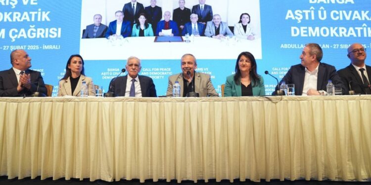 Tarihi çağrı sonrası iktidar kanadından ilk açıklamalar