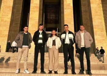 Teğmenlerin Anıtkabir fotoğrafı 'ele geçirilmiş'!