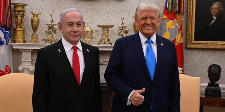 Trump: İsrail Gazze’yi ABD’de devredecek, Filistinliler bölgedeki yeni ve güvenli evlere yerleştirilecek