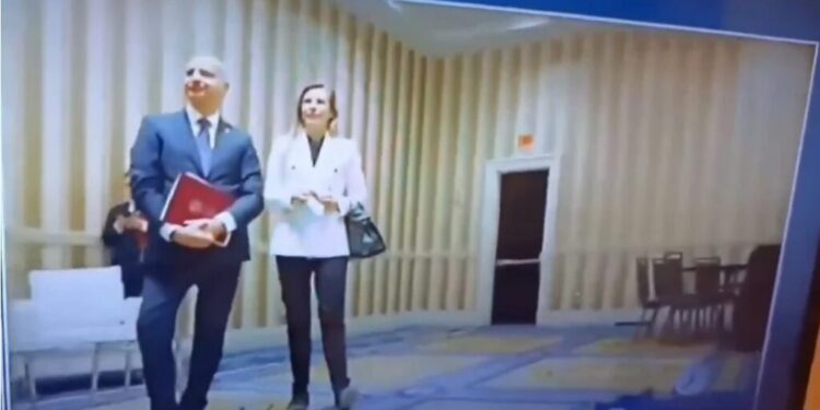 Trump, Polonya Cumhurbaşkanı’nı rezil etti