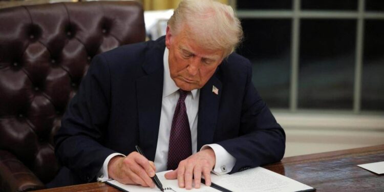 Trump'ın Tartışma Yaratan Kararnamesiyle İlgili Yeni Gelişme