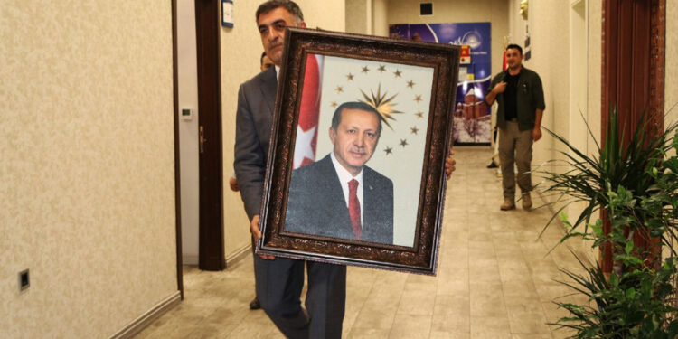 Üçüncü kez kayyım atanan Van Belediyesi, talan üstüne talan gördü