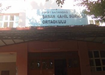 Valiliğin “yıkılsın” dediği ancak İl Milli Eğitimin güçlendirme çalışması yaptığı okulda veliler tedirgin: Bu sorumluluğu kim üstlenecek?