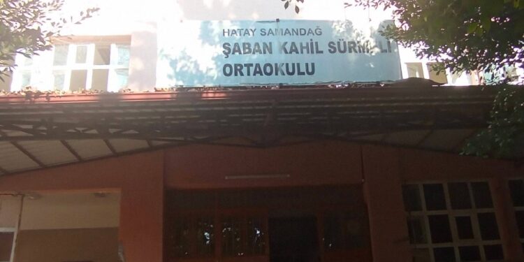 Valiliğin “yıkılsın” dediği ancak İl Milli Eğitimin güçlendirme çalışması yaptığı okulda veliler tedirgin: Bu sorumluluğu kim üstlenecek?