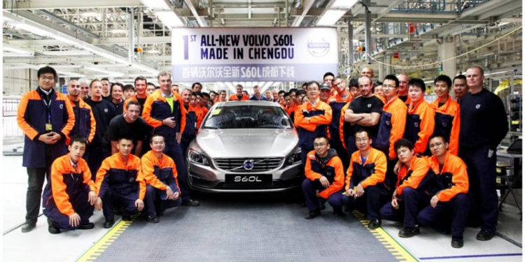 Volvo'nun Çin'deki araçlarında orijinal olmayan aksesuarlar kullandığı iddiası!