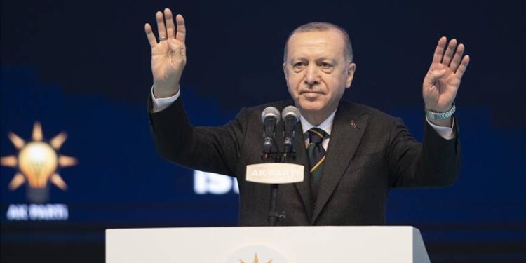 Yeni şarkı, yeni sloganlar, yeni MKYK: AKP'de değişim mesaisi başladı
