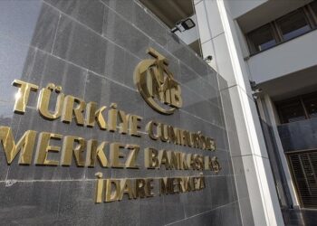 Yıl sonu enflasyon ve dolar tahmini ne oldu?