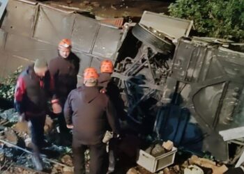 Yolcu otobüsünde can pazarı 10'u ağır, 28 yaralı