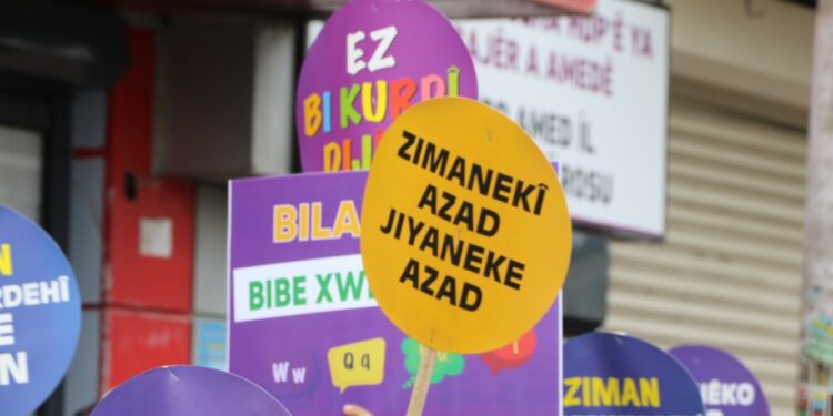 ‘Çözüm için anadilin önündeki engeller kaldırılmalı’