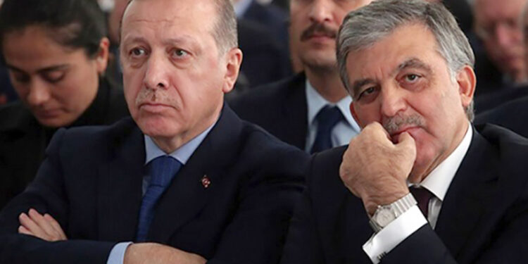 11. Cumhurbaşkanı Gül'den gözaltındaki İmamoğlu'na destek: 'Hukuk kaybedilirse Türkiye kaybeder!'