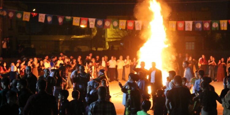 Adana’da ‘özgürlük’ ateşi yakıldı