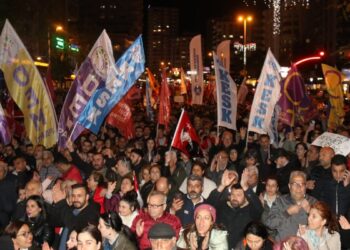 Birçok kentte İmamoğlu protestosu: Birleşe birleşe kazanacağız
