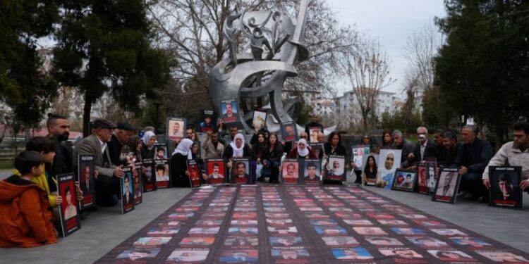 Kayıp yakınları 3 kentten adalet talep etti