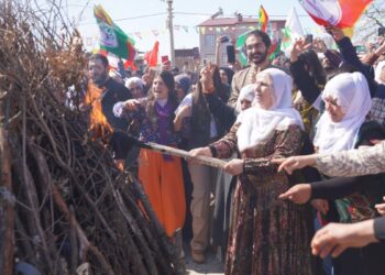 İlk Newroz ateşi Licê’de yakıldı