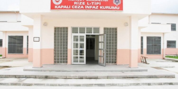 Rize Kalkandere Cezaevi’nden 6 tutsak sevk edildi