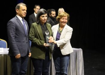 ‘Barış, Dostluk ve Demokrasi’ ödülü katledilen gazetecilere adandı