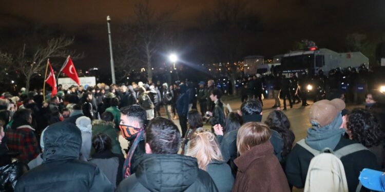 ODTÜ’deki İmamoğlu protestosuna polis saldırısı