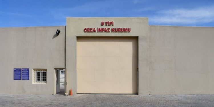 Antalya S Tipi Cezaevi’ndeki tutsaklardan tarihi çağrıya destek