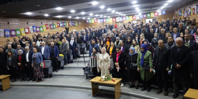 DEM Parti Çewlig ve Eskişehir il kongrelerini gerçekleştirdi