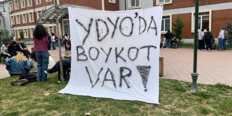 Anadolu Üniversitesi öğrencileri: Boykot sürecek