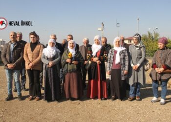 Tutsak yakınları: El ele vererek barışın önündeki engelleri kaldıralım