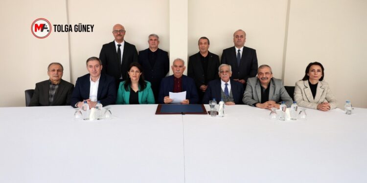 Bir yandan saldırı bir yandan görüşmeler sürüyor