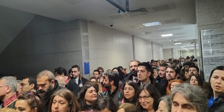 İstanbul Barosu davası başladı