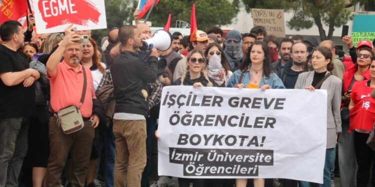 KESK ve DİSK’ten iş bırakma eylemi