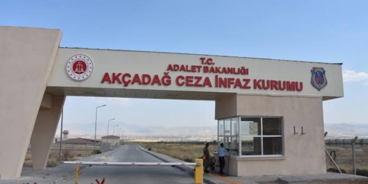 Akçadağ Cezaevi’nde 34 tutsak hastaneye kaldırıldı