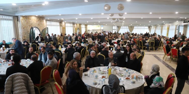 Mêrdîn’de halklar iftarda bir araya geldi