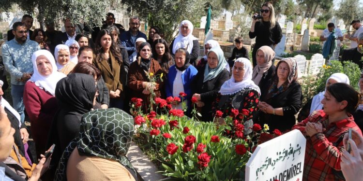 Rahşan Demirel mezarı başında anıldı