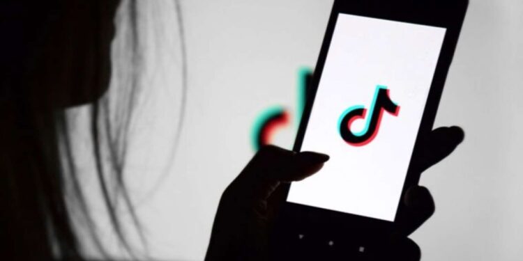 Arnavutluk, TikTok’u yasakladı