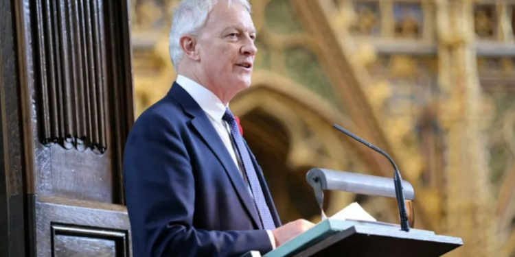 Trump’ı eleştiren büyükelçi görevden alındı