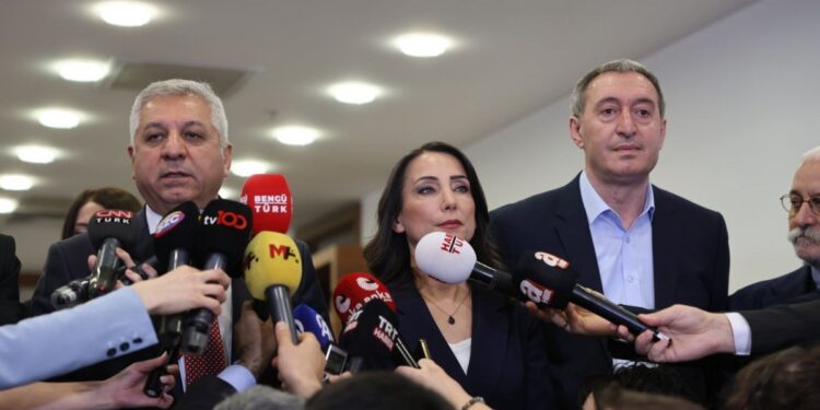 DEM Parti-EMEP görüşmesi: Tecrit kaldırılmalı, iktidar adım atmalı