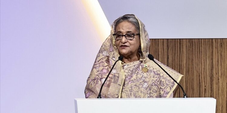 Bangladeş’te eski başbakan ve ailesinin 124 banka hesabı donduruldu