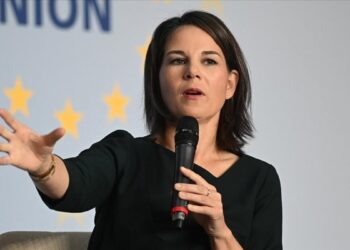 Almanya G7 ülkelerini Putin’e karşı birlik olmaya çağırdı