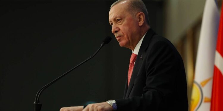 Erdoğan, CHP’nin ön seçimine ‘komedi’ dedi