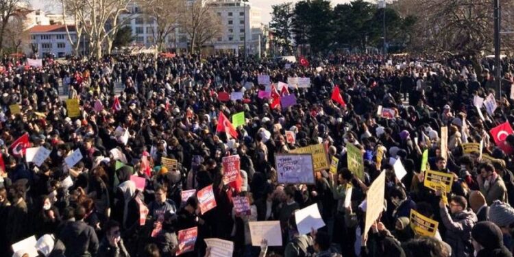 Tutuklu sayısı 263’e yükseldi