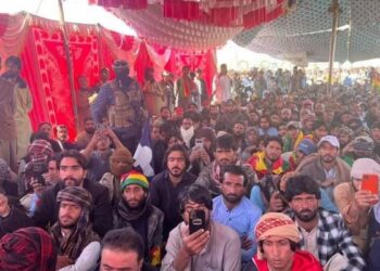 Belucların eylemine bombalı saldırı girişimi