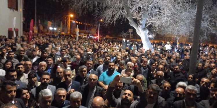 Alevilerin katledilmesi protesto edildi: Ses çıkar