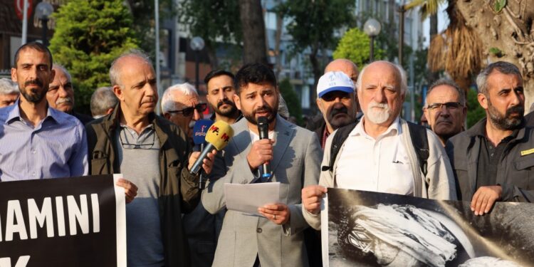 Mart ayı katliamları Mersin’de protesto edildi