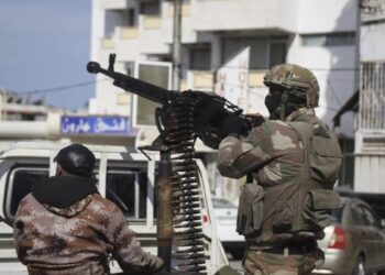 Suriye’deki saldırıları anlattı: Sünnilere silah dağıtıldı